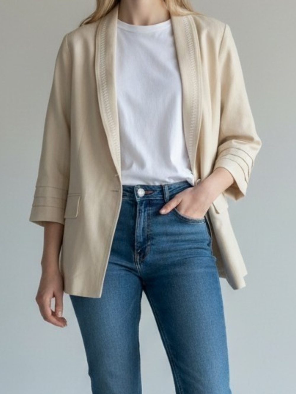 Ellen Tracy Light Beige Open-Front Blazer with Contrast Stitch
